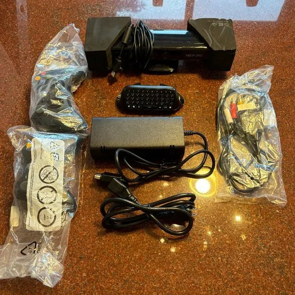 X-Box 360 S Console with Kinect (EUC, In Box) - Picture 8 of 11